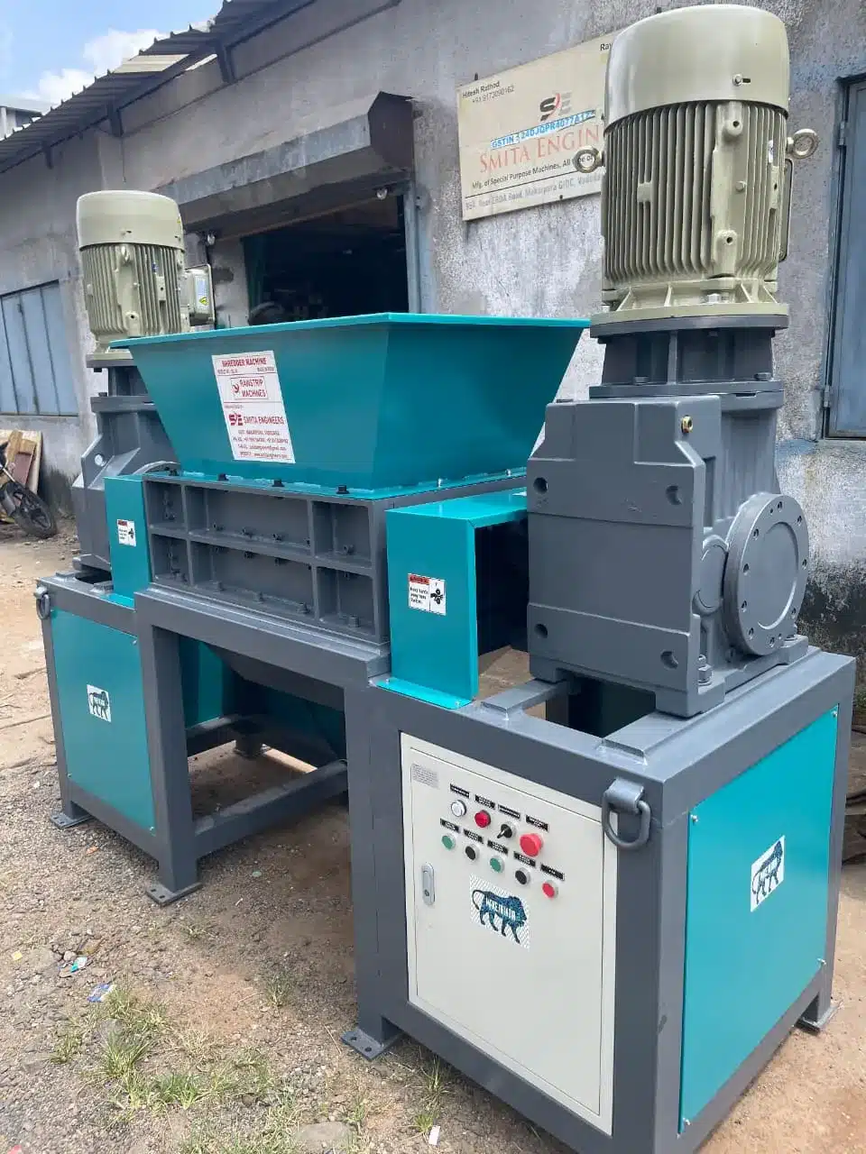 Double Shaft Shredder Machine
